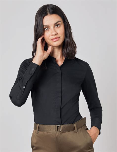 Stretch Cotton Shirt in Black .